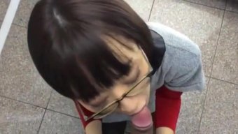 Asyalı Kız...