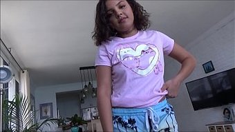 Ella Cruz'...