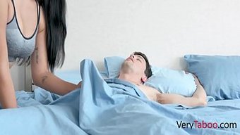 Genç (18+)...
