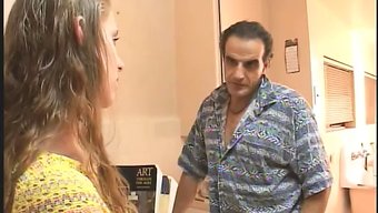 Esmer Genç...