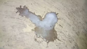 Genç Kız A...