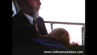 Yaşlı Bir ...