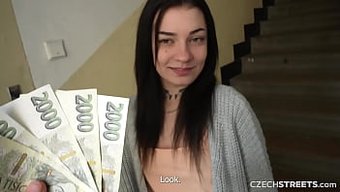 Genç Kızın...