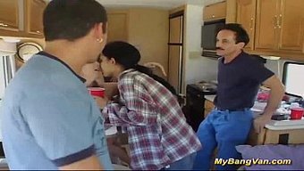 Genç (18+)...