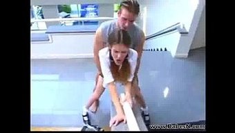 Genç (18+)...