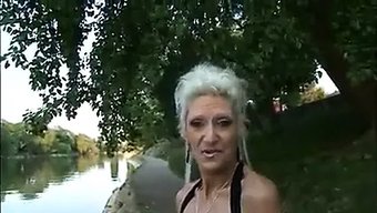 Yaşlı Kadı...