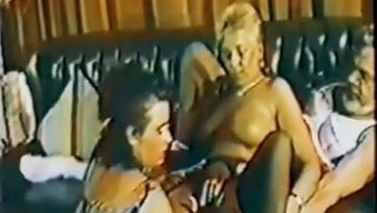 Genç (18+)...