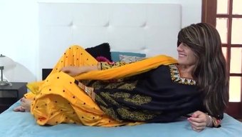 Desi Çift ...